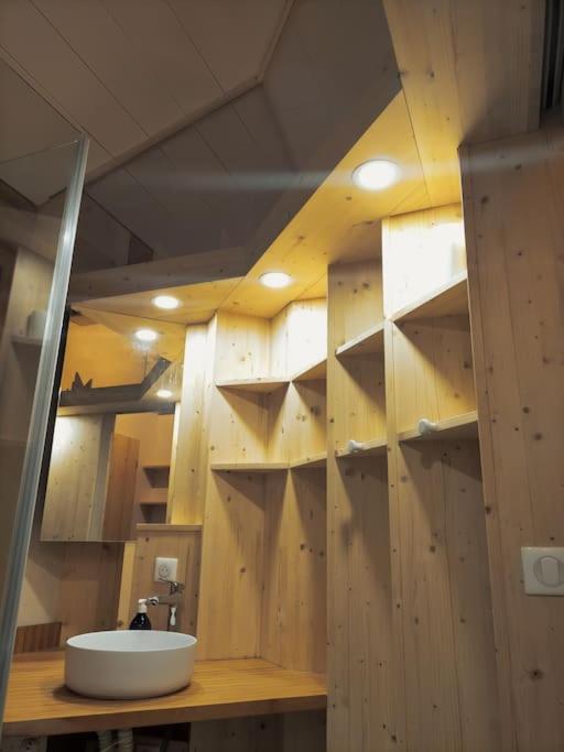 Studio Ambiance Verdoyante Et Vue Sur La Vallee 奥泽维尔特洛赞 外观 照片
